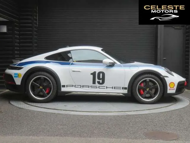 PORSCHE 911 2023 — photo 6 sur 8