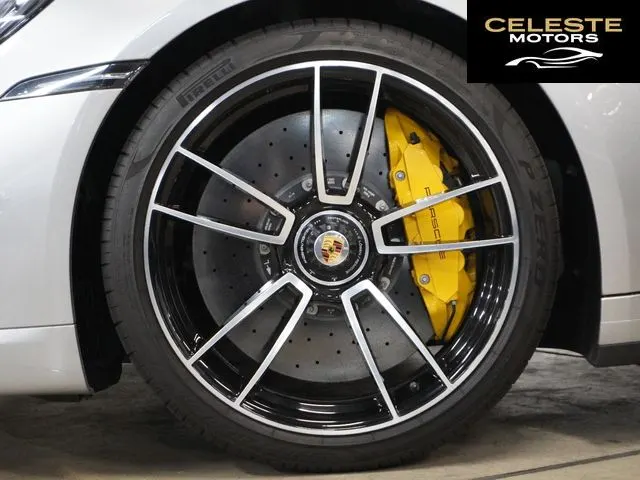 PORSCHE 911 2022 — photo 4 sur 8