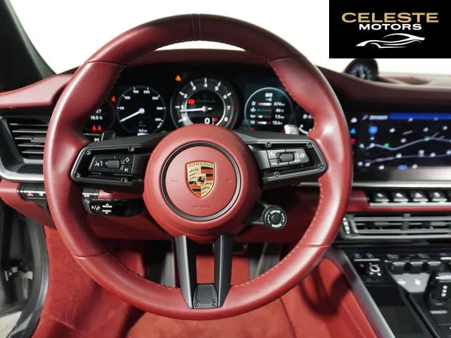 PORSCHE 911 2022 — photo 8 sur 8