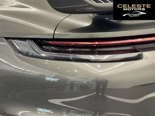 PORSCHE 911 2023 — photo 2 sur 8