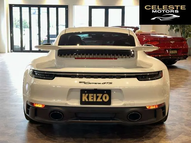 PORSCHE 911 2023 — photo 3 sur 8