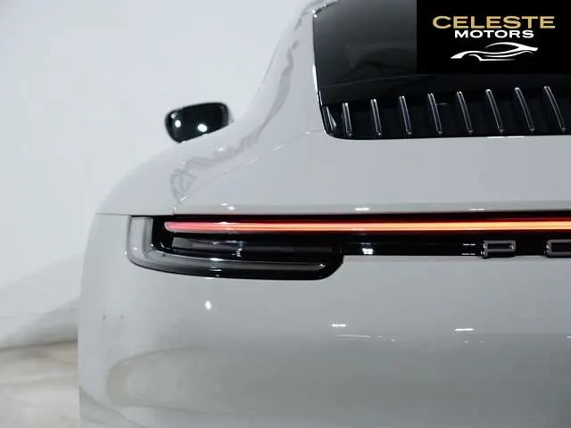 PORSCHE 911 2022 — photo 3 sur 8