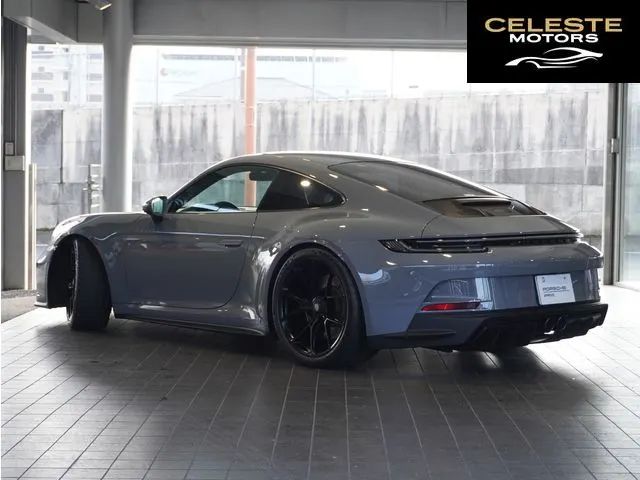 PORSCHE 911 2023 — photo 2 sur 8