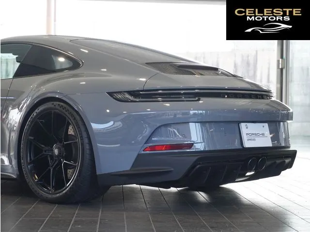 PORSCHE 911 2023 — photo 6 sur 8