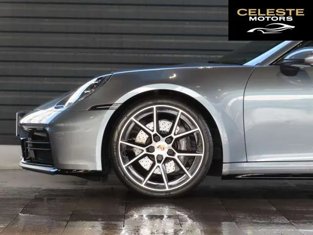 PORSCHE 911 2025 — photo 2 sur 8