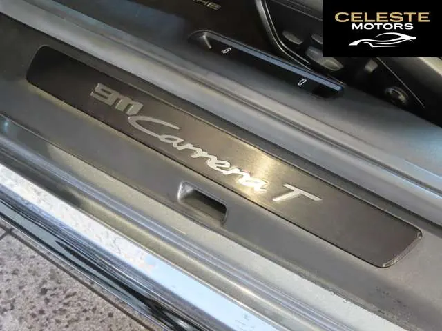 PORSCHE 911 2025 — photo 6 sur 8