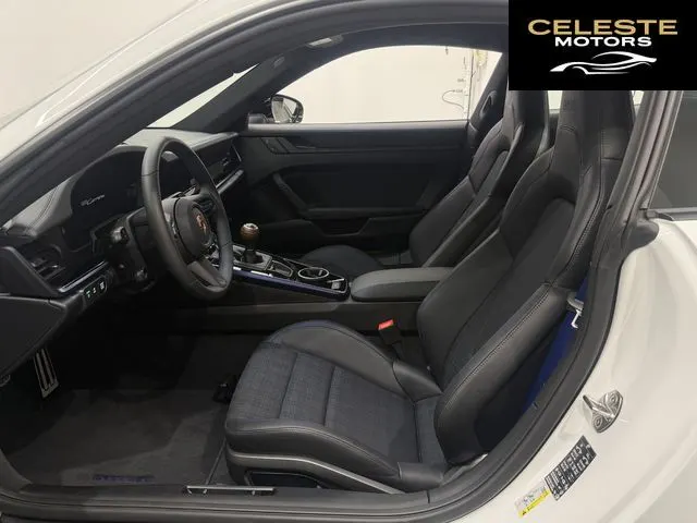 PORSCHE 911 2025 — photo 4 sur 8