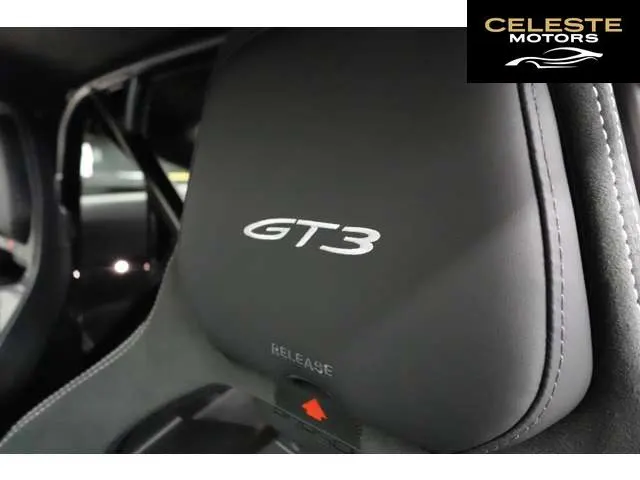 PORSCHE 911 2025 — photo 2 sur 8