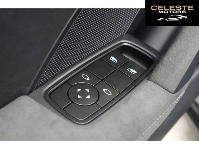 PORSCHE 911 2025 — photo 6 sur 8