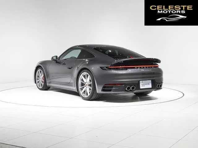 PORSCHE 911 2021 — photo 4 sur 8