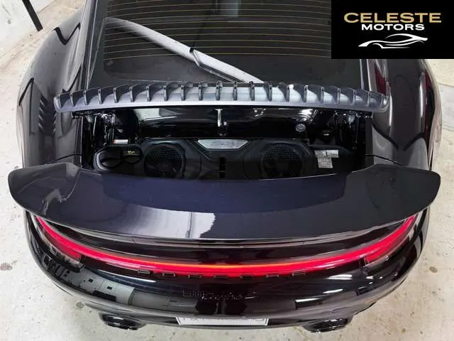 PORSCHE 911 2021 — photo 7 sur 8