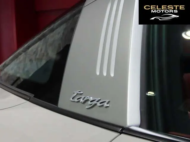 PORSCHE 911 2024 — photo 6 sur 8