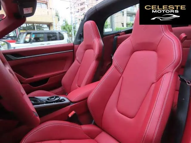 PORSCHE 911 2024 — photo 8 sur 8