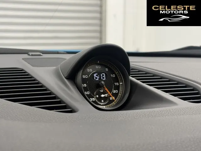 PORSCHE 911 2019 — photo 8 sur 8