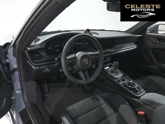 PORSCHE 911 2024 — photo 6 sur 8
