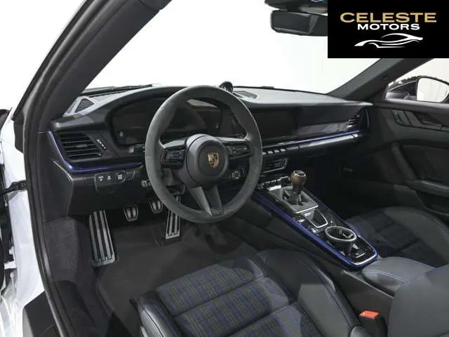 PORSCHE 911 2025 — photo 6 sur 8