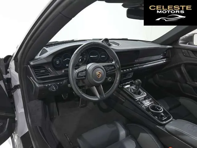 PORSCHE 911 2024 — photo 6 sur 8