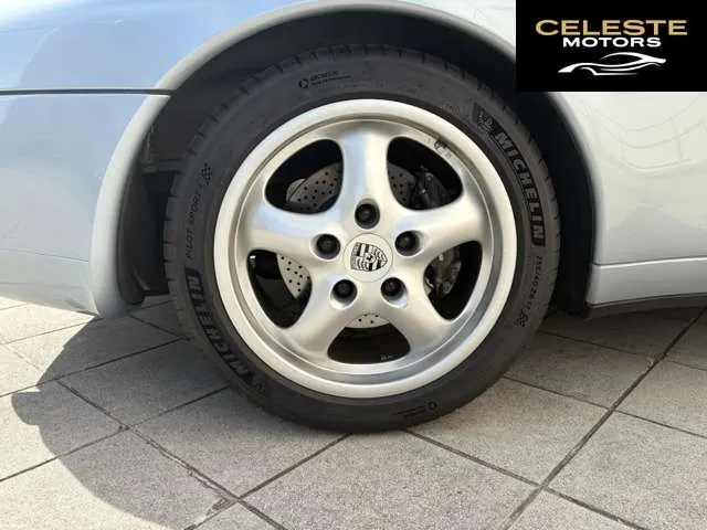 PORSCHE 911 1996 — photo 7 sur 8