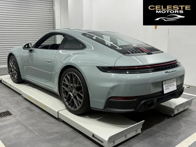 PORSCHE 911 2025 — photo 2 sur 8