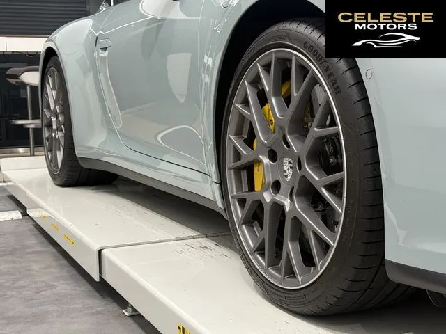 PORSCHE 911 2025 — photo 3 sur 8
