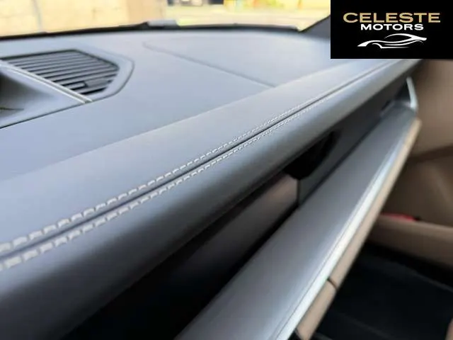 PORSCHE 911 2023 — photo 6 sur 8
