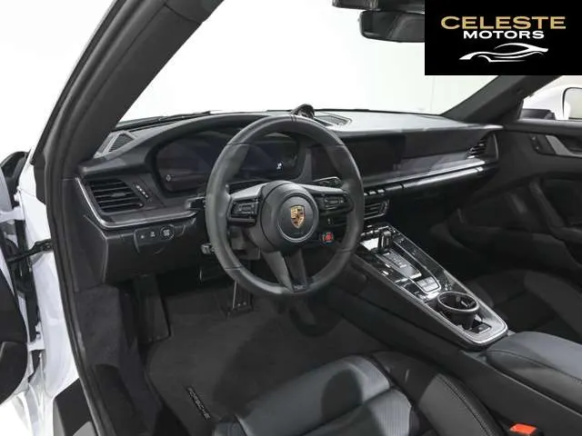 PORSCHE 911 2024 — photo 6 sur 8