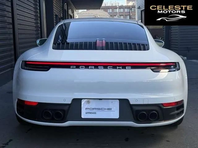 PORSCHE 911 2021 — photo 5 sur 8