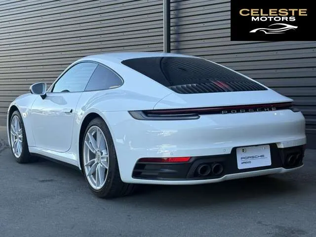 PORSCHE 911 2021 — photo 6 sur 8