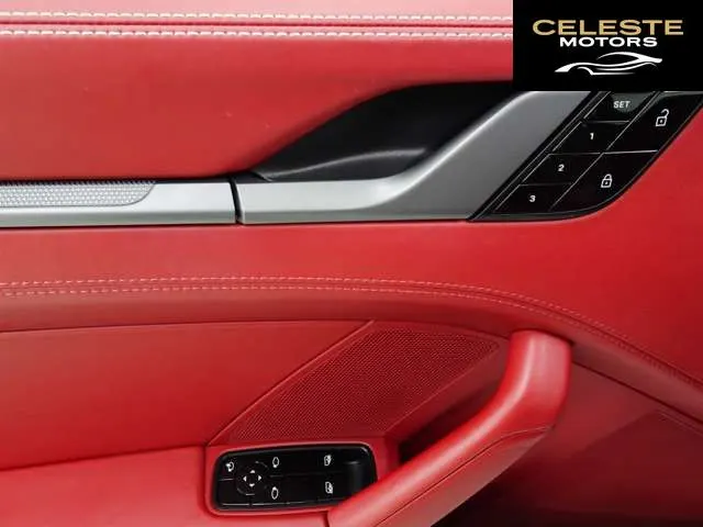 PORSCHE 911 2020 — photo 5 sur 8