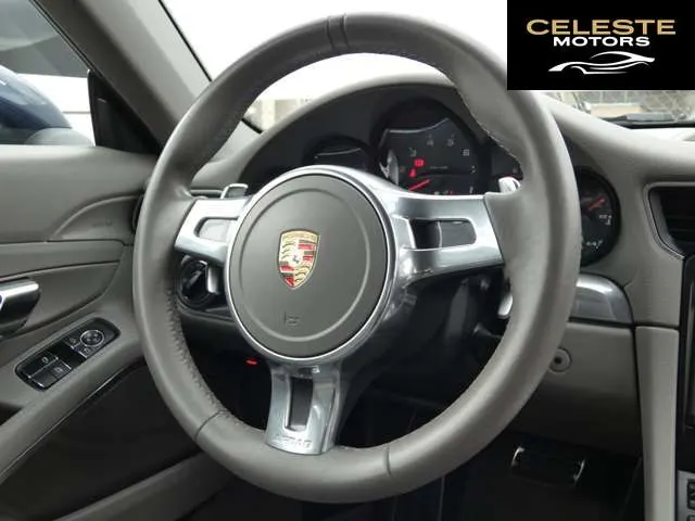 PORSCHE 911 2012 — photo 4 sur 8