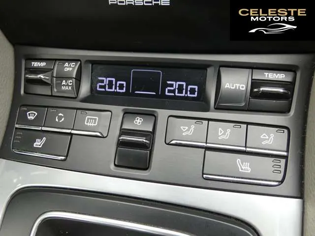 PORSCHE 911 2012 — photo 7 sur 8