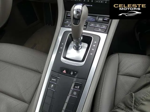 PORSCHE 911 2012 — photo 8 sur 8
