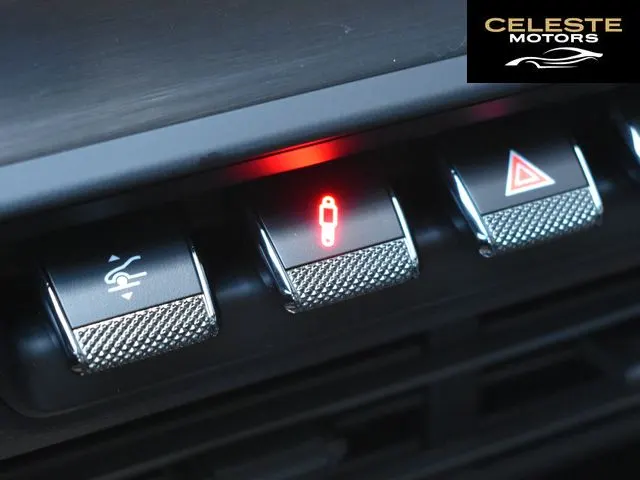 PORSCHE 911 2024 — photo 7 sur 8