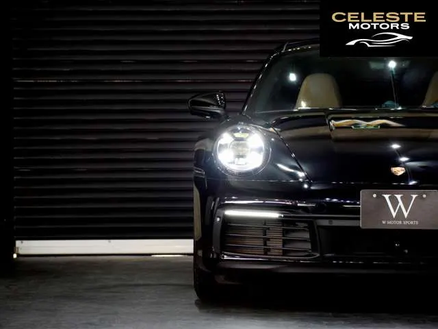 PORSCHE 911 2022 — photo 8 sur 8