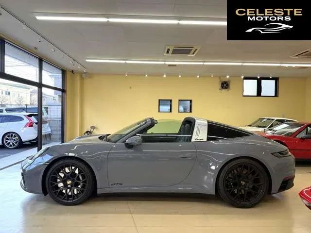 PORSCHE 911 2024 — photo 3 sur 8