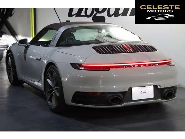 PORSCHE 911 2024 — photo 8 sur 8