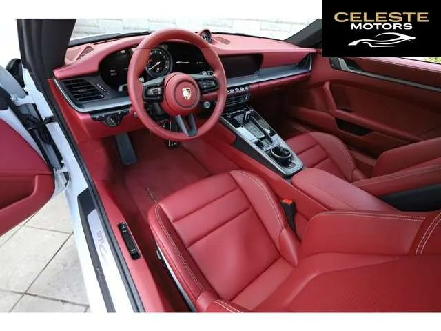 PORSCHE 911 2024 — photo 6 sur 8