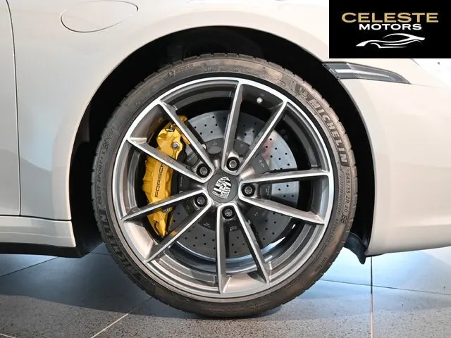 PORSCHE 911 2021 — photo 3 sur 8