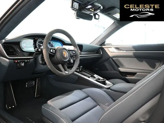 PORSCHE 911 2021 — photo 7 sur 8