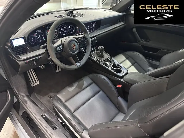 PORSCHE 911 2024 — photo 3 sur 8