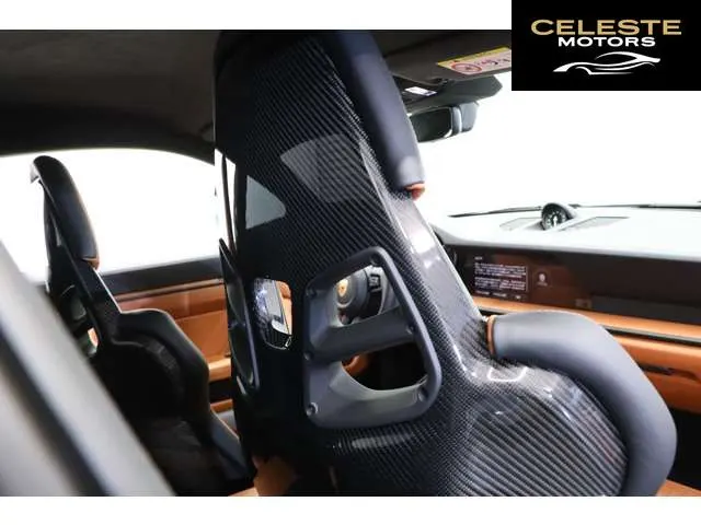 PORSCHE 911 2025 — photo 7 sur 8