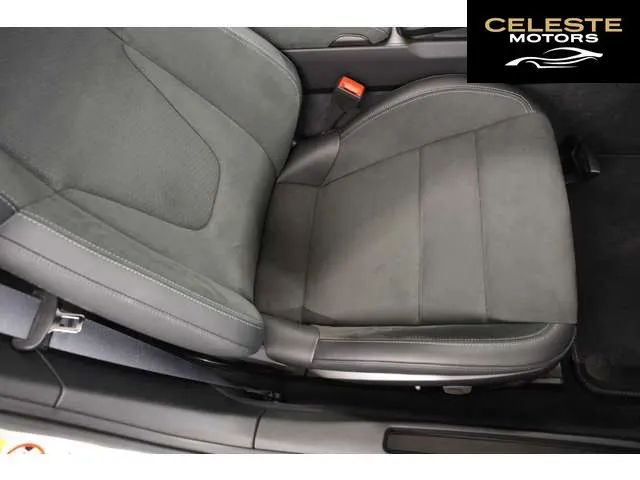 PORSCHE 911 2025 — photo 4 sur 8