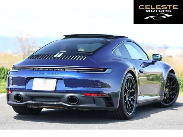 PORSCHE 911 2022 — photo 4 sur 8
