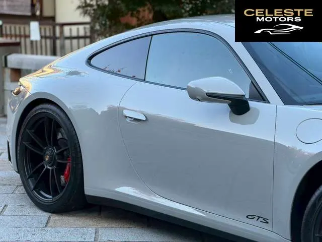 PORSCHE 911 2023 — photo 2 sur 8