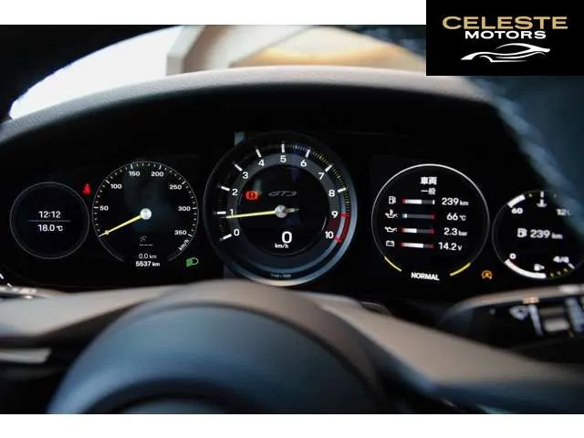 PORSCHE 911 2024 — photo 8 sur 8