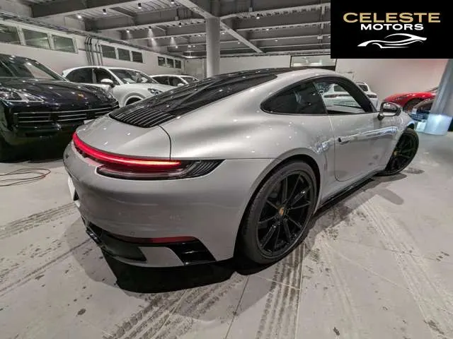 PORSCHE 911 2023 — photo 6 sur 8