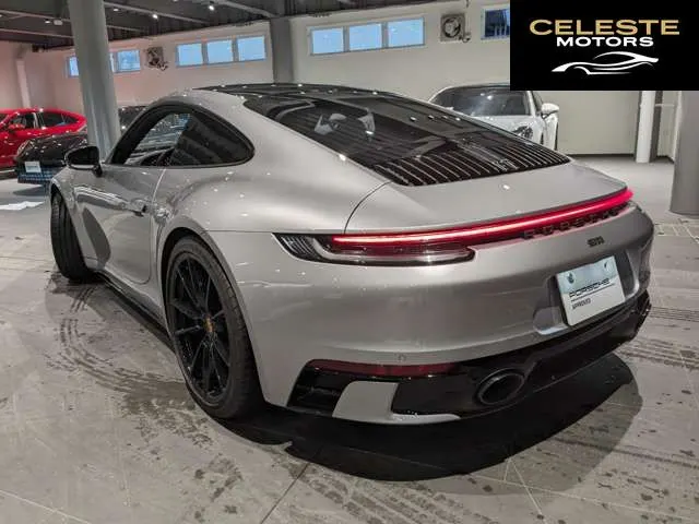 PORSCHE 911 2023 — photo 8 sur 8