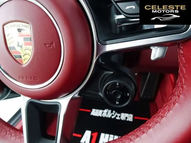 PORSCHE 911 2016 — photo 8 sur 8