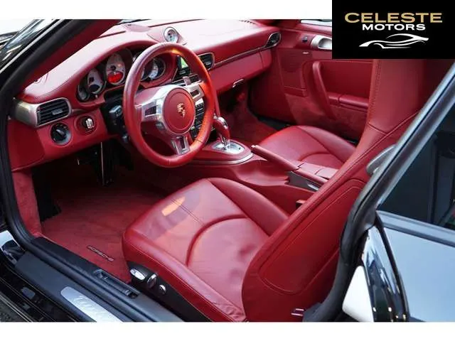 PORSCHE 911 2010 — photo 8 sur 8