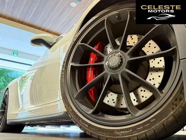 PORSCHE 911 2018 — photo 3 sur 8